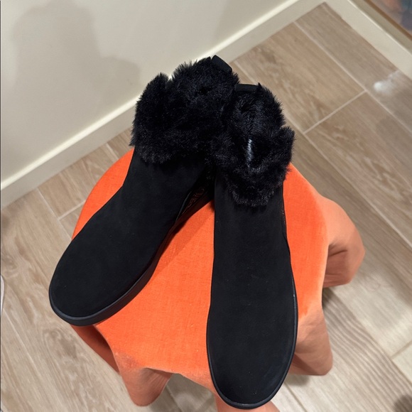 Johnny Was Black Suede Winter Boots with Plush Trim - Picture 5 of 9